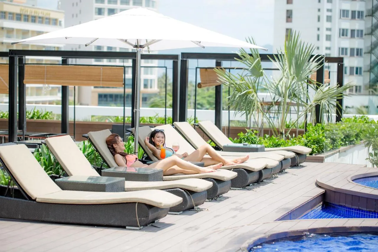 Quinter Central Nha Trang Hotel