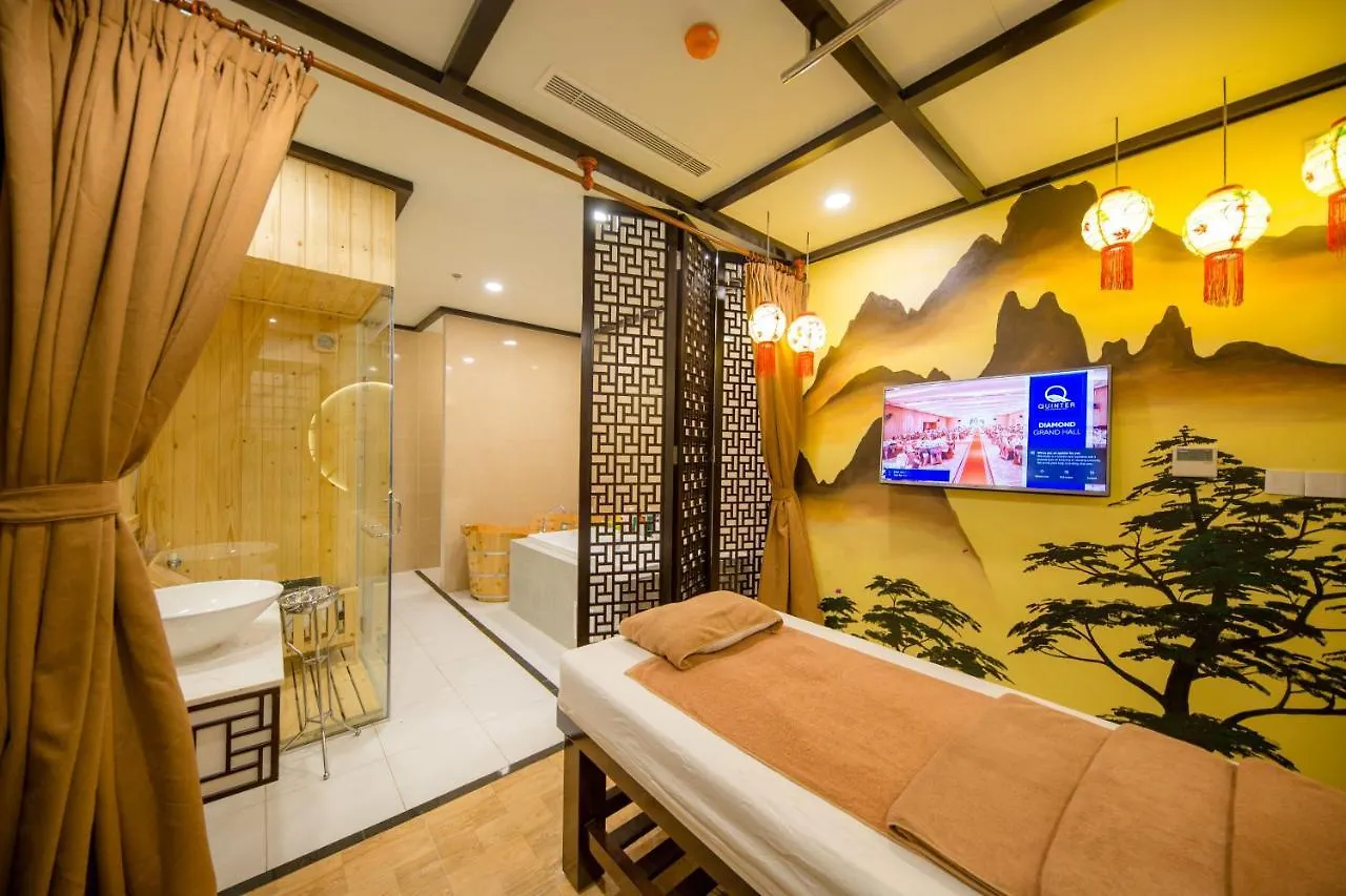 Quinter Central Nha Trang Hotel