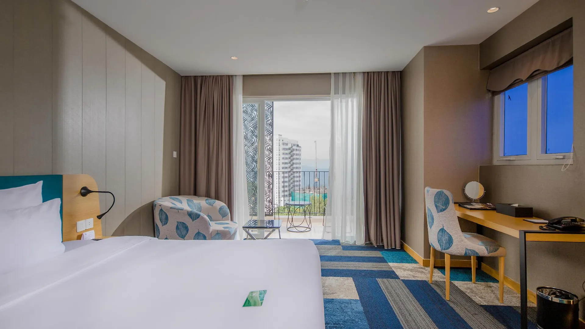 Quinter Central Nha Trang 5*,