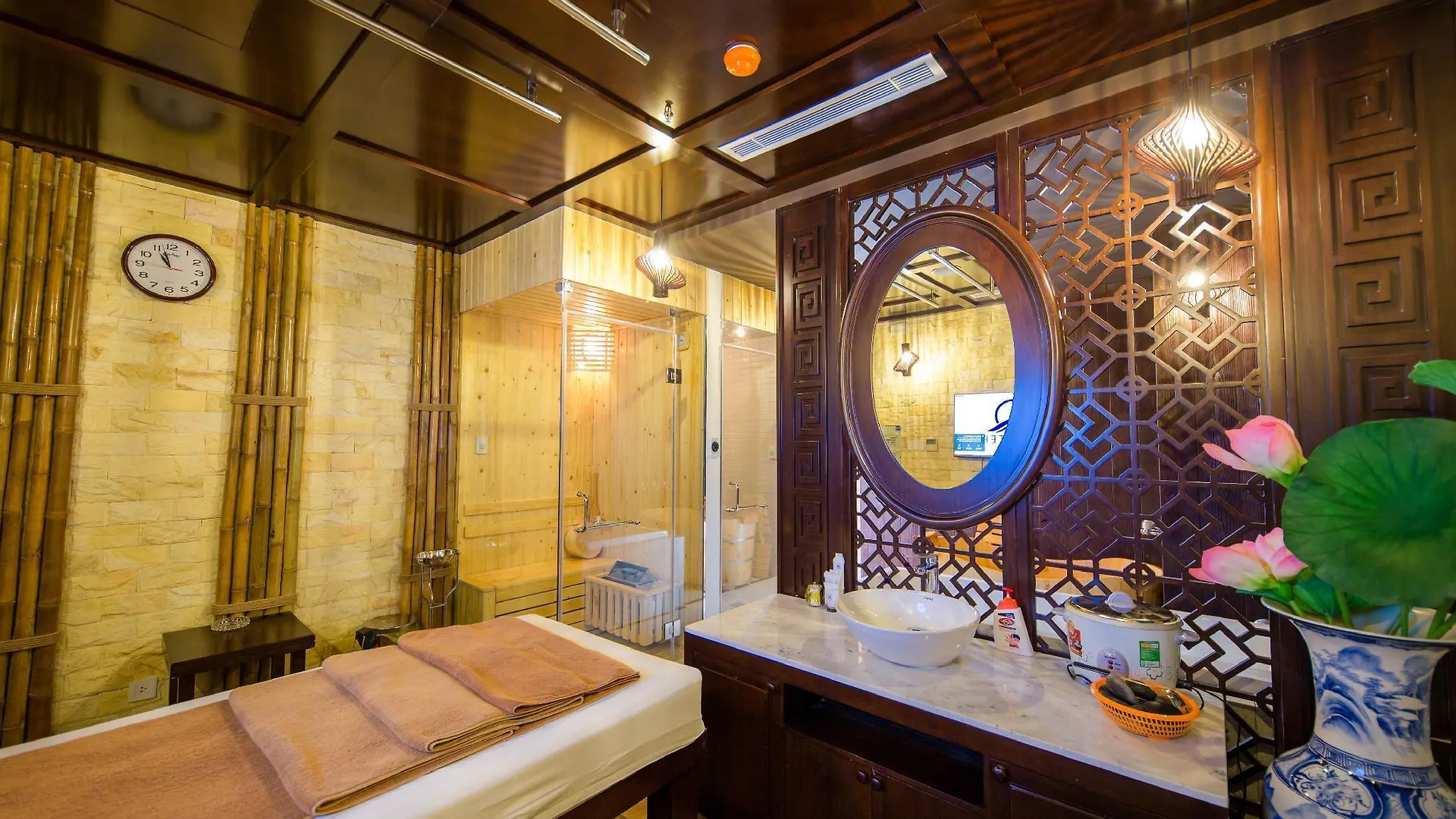 Quinter Central Nha Trang Hotel