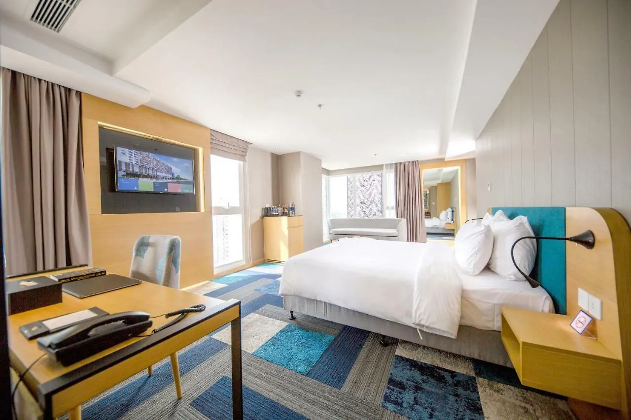 Quinter Central Nha Trang Hotel